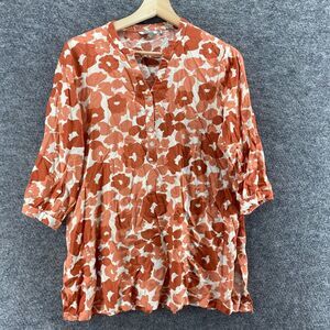 Akkriti Blouse Women L Large Red Floral 3/4 Sleeve 1/2 Button V-Neck Casual